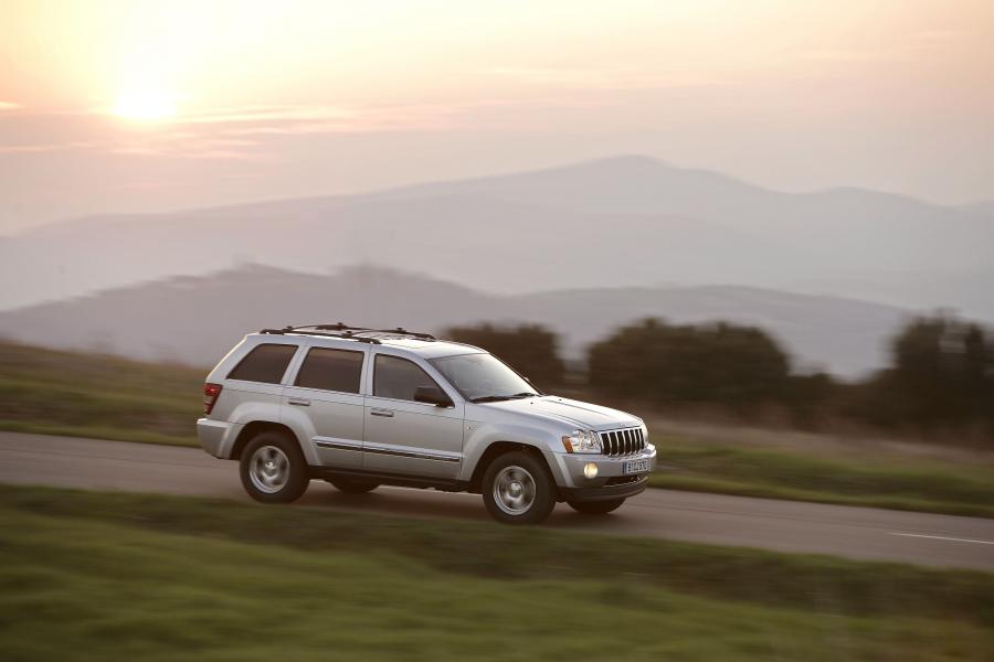  Jeep Grand Cherokee 2005 года  (фото 33 из 133)
